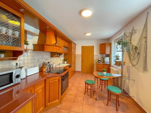 Konyha, Zöldpart Villa (Zoldpart Villa) in Balatonszárszó