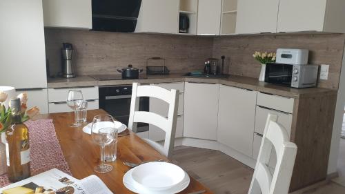 Boardingappartement Windeckblick, ruhige, zentrale Lage mit großem Südbalkon (Boardingappartement Windeckblick, ruhige, zentrale Lage mit großem Sudbalkon) in Buhl