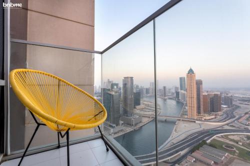 bnbmehomes|Lux 2B Apt |Dubai Canal Water View-4406 - image 5