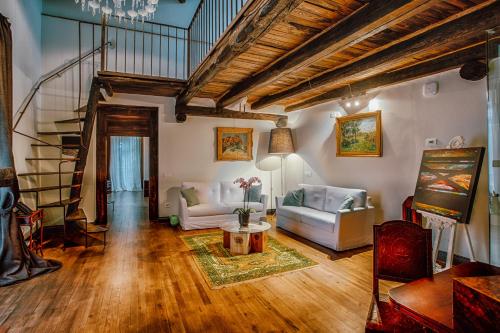 Suite, executive