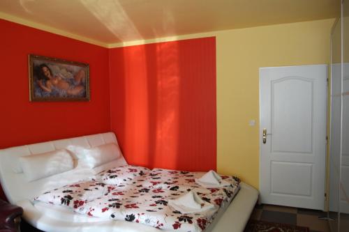 Deluxe Double Room image 6