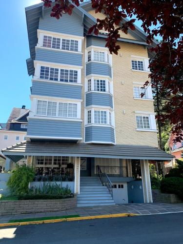 Apartamento junto à Rua Coberta, recém decorado, Gramado