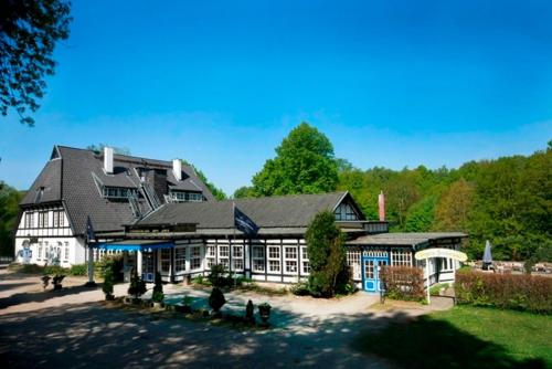 Exterior view, Hotel Waldesruh Am See in Aumuhle