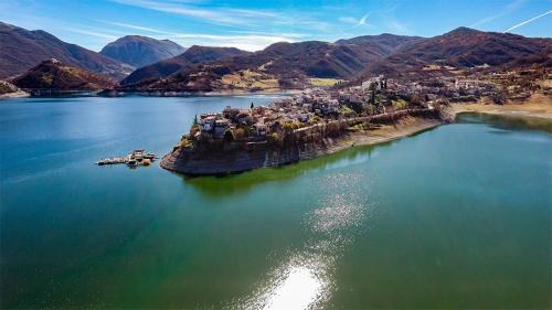 CASA CON TERRAZZI - 6posti 2stanze 2bagni - LAKEHOLIDAY IT