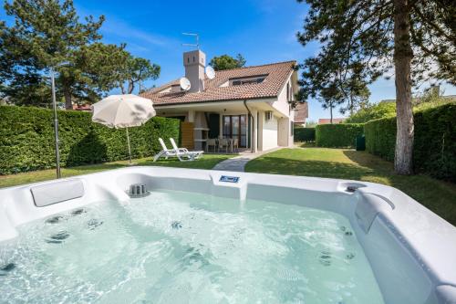 Three-Bedroom Villa with Jacuzzi