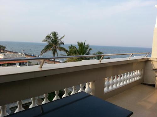 ロータス ベイ ビュー ホテル