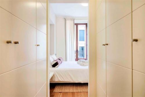 Apartment with Balcony image 10