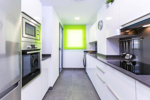 Pacifico Beach Apartment in Malaga by Solaga Holiday Homes, Málaga (photo 8)