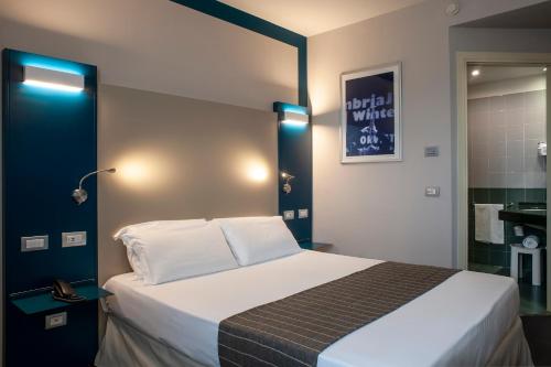 2 twin beds