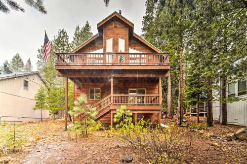 Luxe Truckee Cabin with Golf Course View and Deck