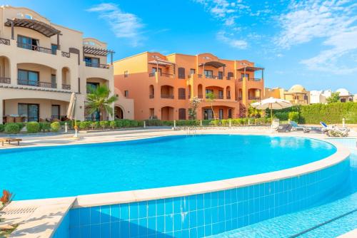 Sabina 2BR Brand New Lagoon & Pool View