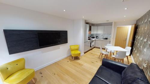 Quay Apartments Manchester - image 3