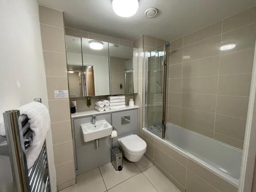Quay Apartments Manchester - main image