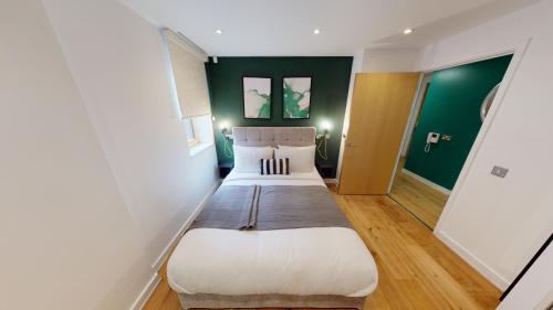 Quay Apartments Manchester - image 7