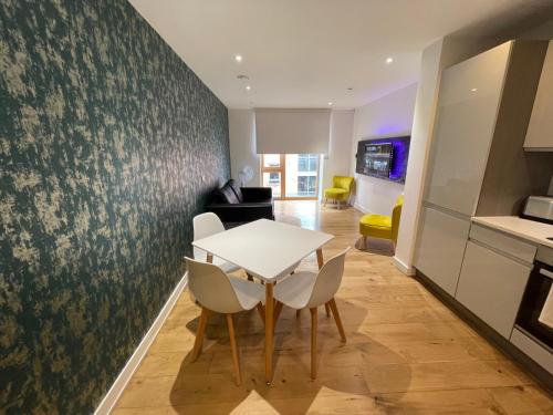 Bollin House by Quay Apartments