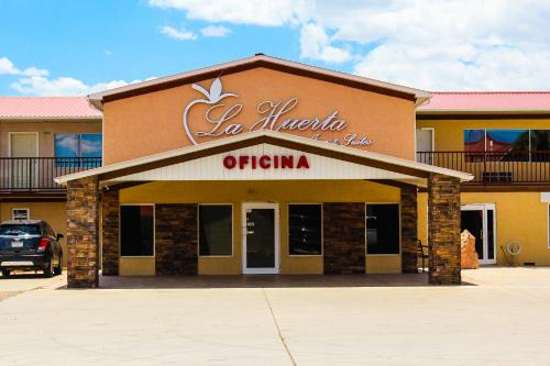 La Huerta Inn & Suites