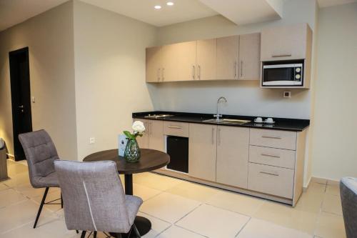 Kitchen, Hotel Ivotel Abidjan in Abidjan