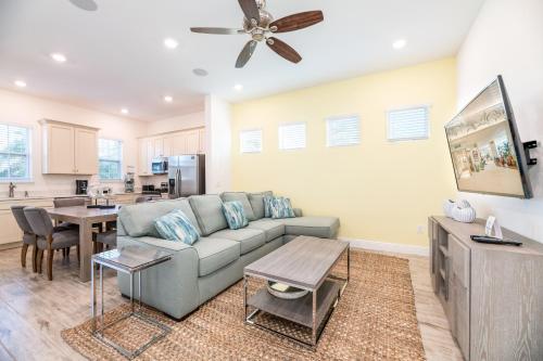 Dreamy Cottage near Disney with Margaritaville Resort  Island H20 Waterpark Access - 2950SR - image 9