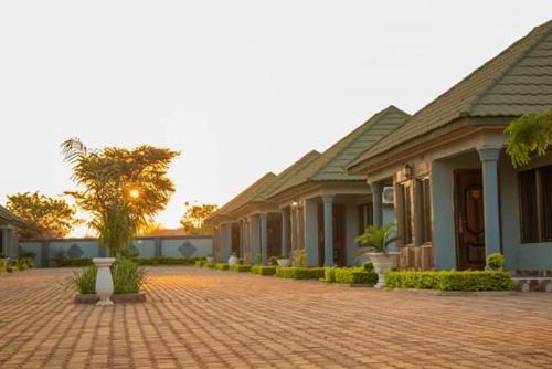 Golden Hills Lodge