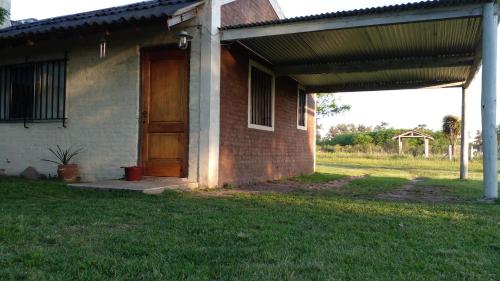 Los Arboles, casa completa a 5 minutos del Aeropuerto Ezeiza near Ministro Pistarini International Airport