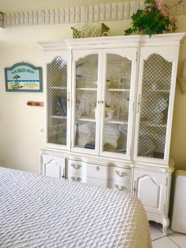 Ocean Waves - Ocean Front at Symphony Beach Club!, Ormond Beach (photo 10)