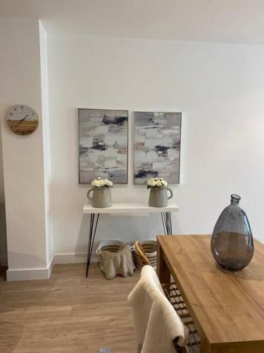 A spacious two bed property with en-suit Flat2