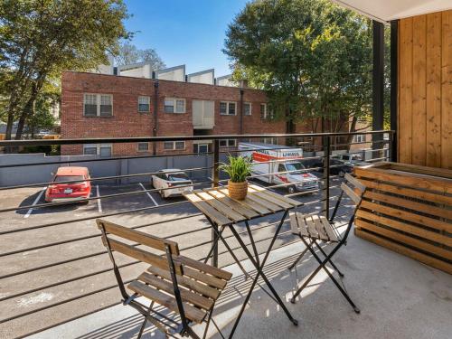 Cute Studio with Queen Bed, City Walkable!