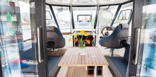 Jacht motorowy Nautika 1300 LUX
