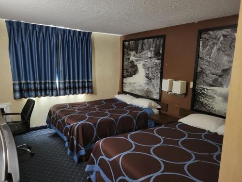 2 queen beds