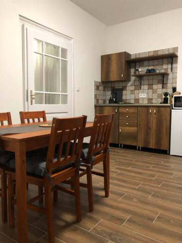 Mormota Vendeghaz in Mezokovesd