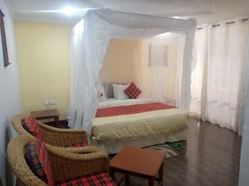 Double Room with Balcony image 3