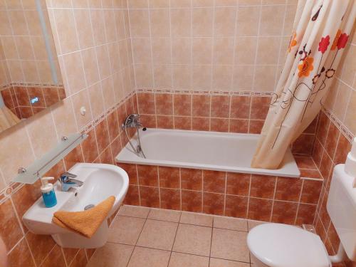 Semiramis Apartman - image 5