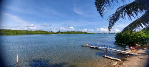 Excelente casa na ilha da Croa na Barra de Santo Antônio