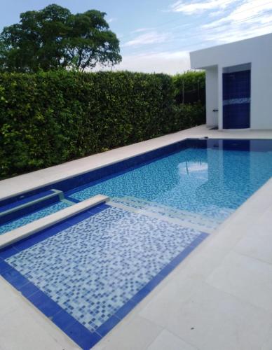 PRECIOSA CASA con Piscina, Jacuzzi y BBQ en Girardot