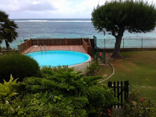 Club Marine face a la mer
