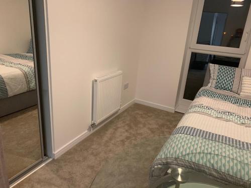 2 bedroom flat in the west end with lovely hosts