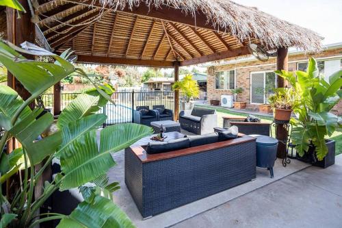 B&B Parkes - Apartment Bali Style with Pool and Fire Pits - Bed and Breakfast Parkes