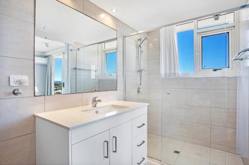 Southern Cross Beachfront Holiday Apartments - image 5