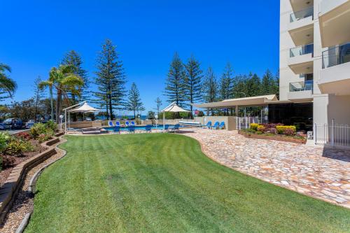 Southern Cross Beachfront Holiday Apartments - image 3