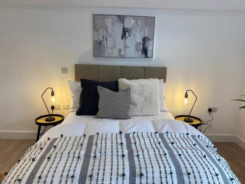 A comfortable one bedroom property with open plan kitchen/living area (Flat 5)