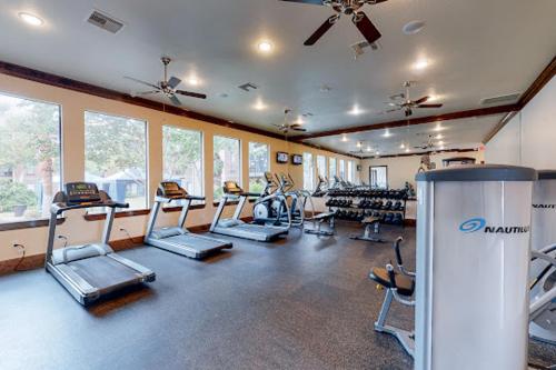 2 Bedroom Seabrook Kemah Sleeps 6