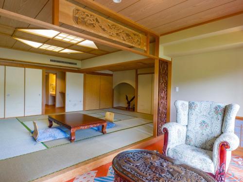 Japanese-Style Family Room-Annex - Non-Smoking