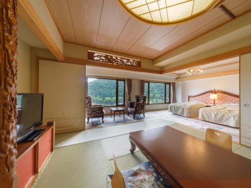 room detail thumbnail 1