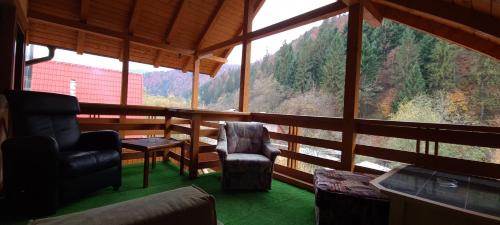 Superior Apartment with Mountain View