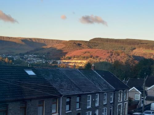 Mabon House near Zip World Tower and Bike Park Wales