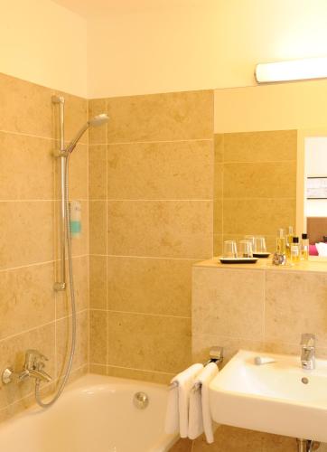 Hotel Blauer Bock - image 7