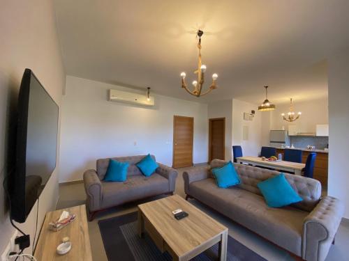 3 bedrooms, 7 beds