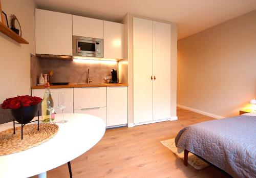Apartmenthaus Schon 4.8km von Hollstadt entfernt