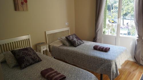 Triple Room with Private Bathroom image 5