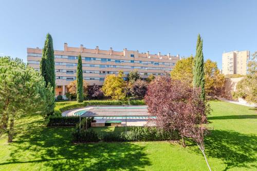  Las Encinas Design Apartment in Conde Orgaz Area - Madrid, Pension in Madrid